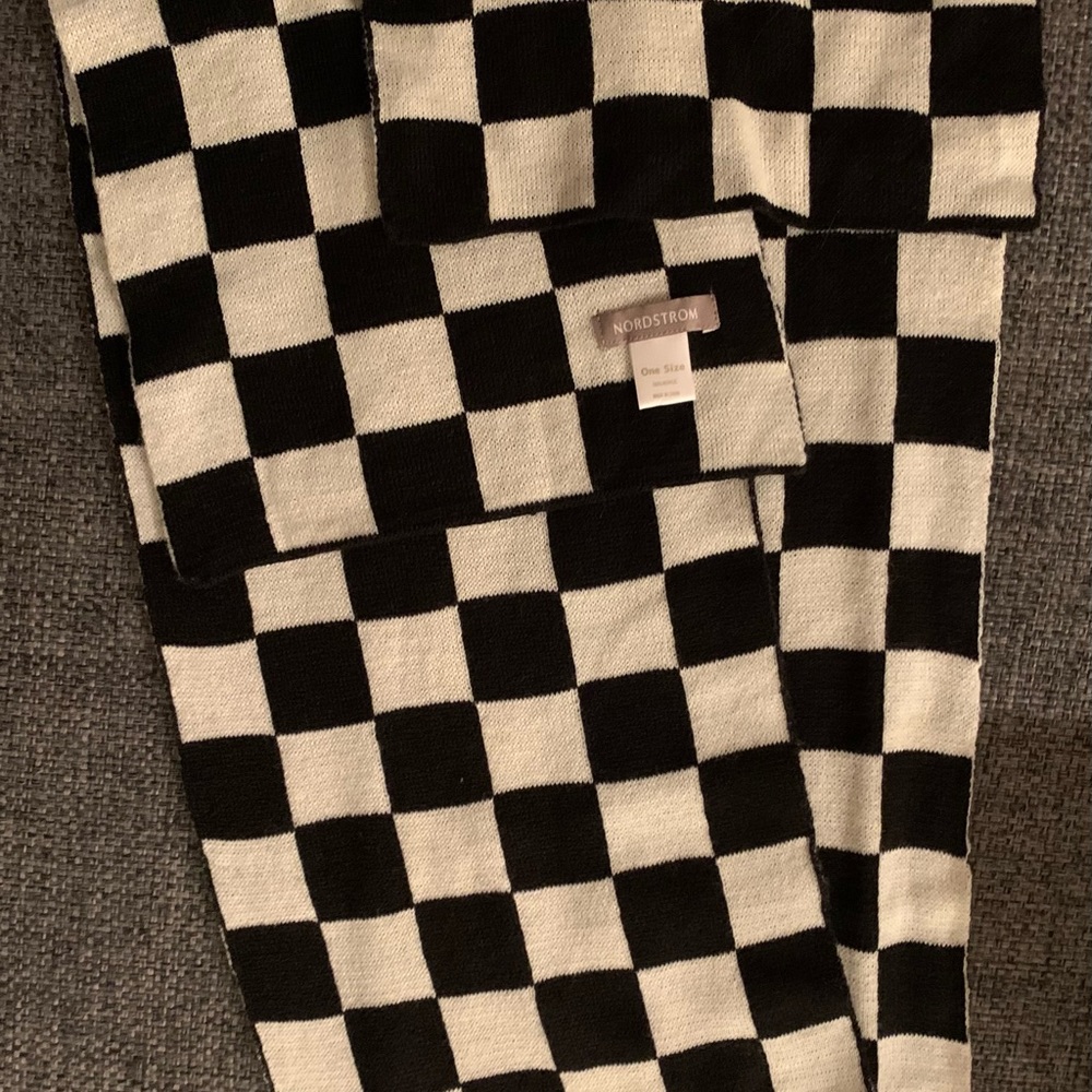 Black and white checkered scarf